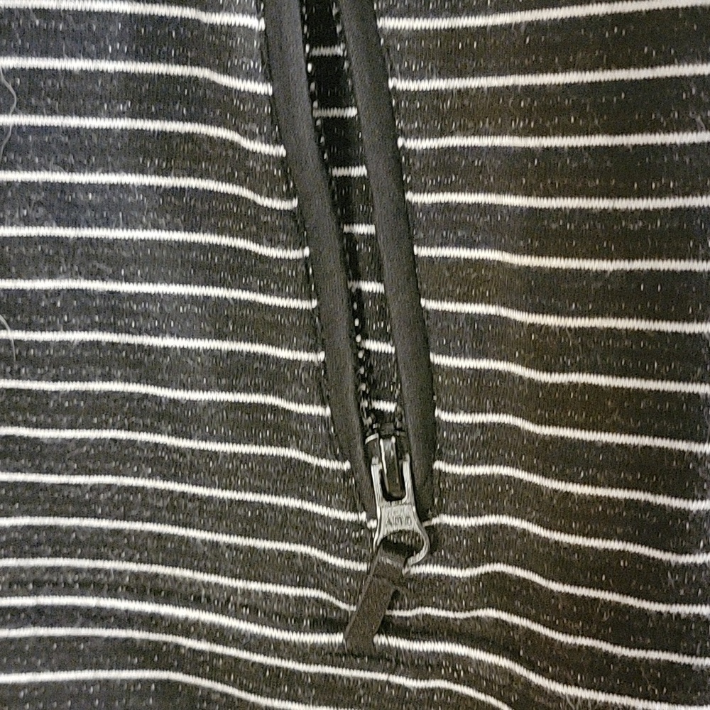 Cable & Gauge Striped Black and White Pullover/cowlneck - Picture 3 of 5